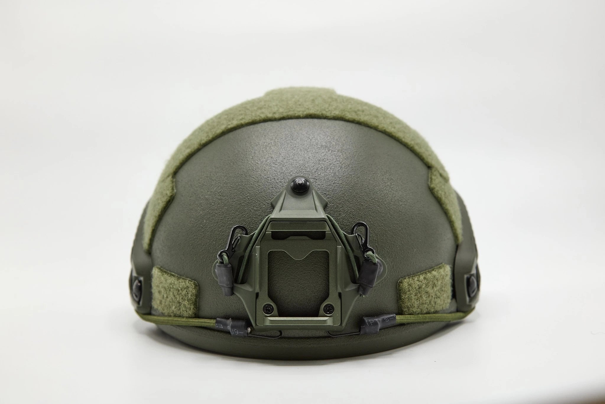 Unitac NV-2 Schutzhelm – Seitenansicht in Ranger Green mit montierten Schienen