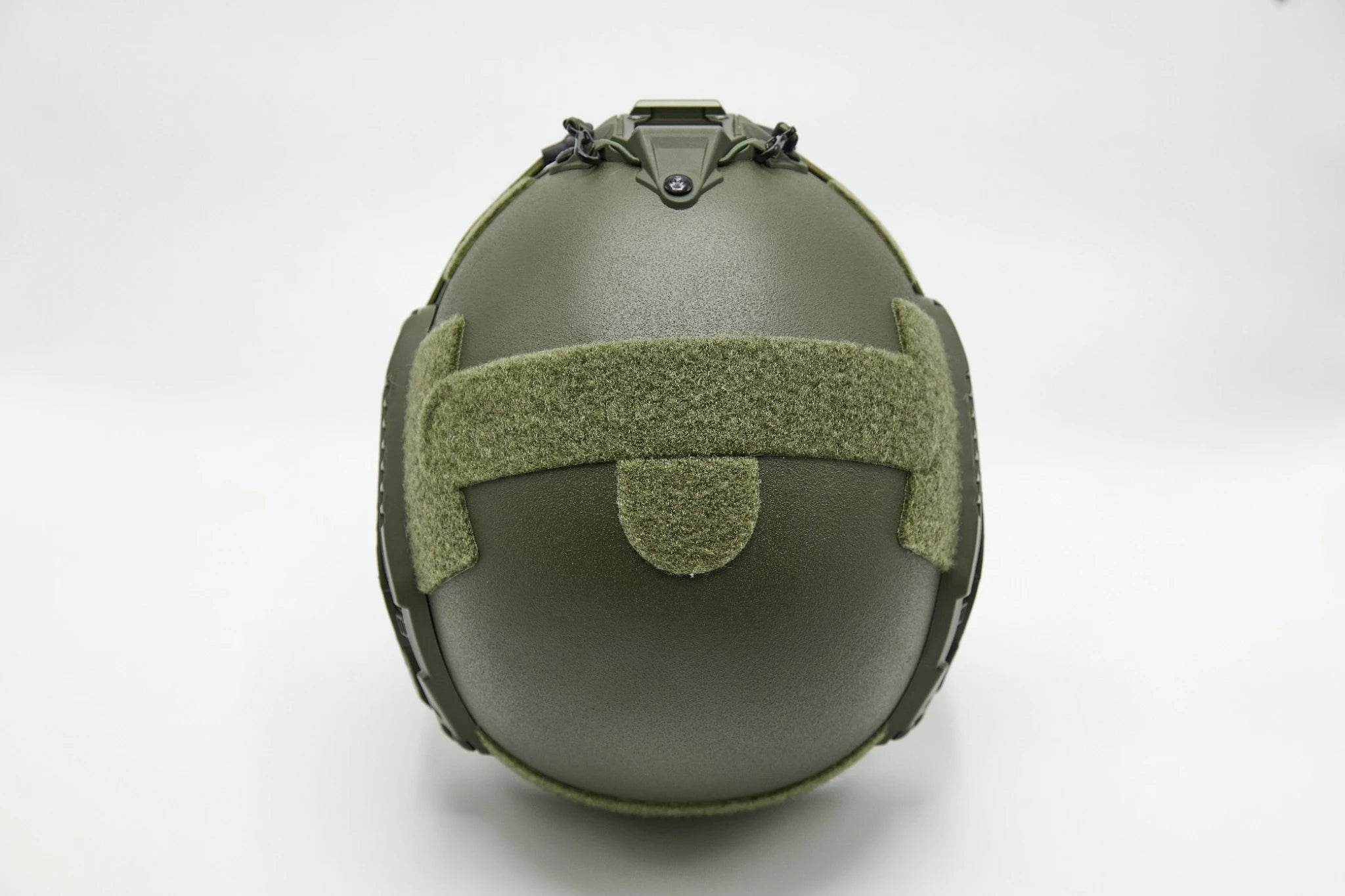 Unitac NV-2 Schutzhelm – Detailaufnahme der vorderen NVG-Halterung in Ranger Green